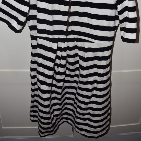 blue white striped Isabella Oliver maternity dress - Picture 5 of 5
